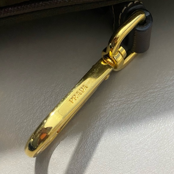 Vintage Prada Tessuto Green Crossbody Shoulder Bag - Picture 5 of 16